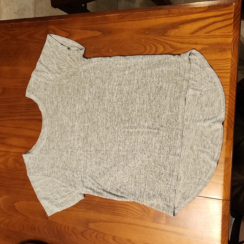 Med. Women's hi-low t shirt